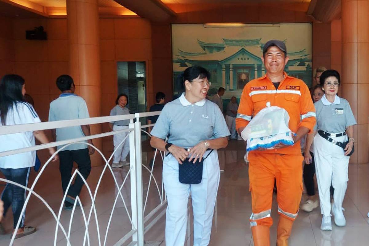 Berbagi Kasih dan Kebahagiaan Ramadan di Padang 