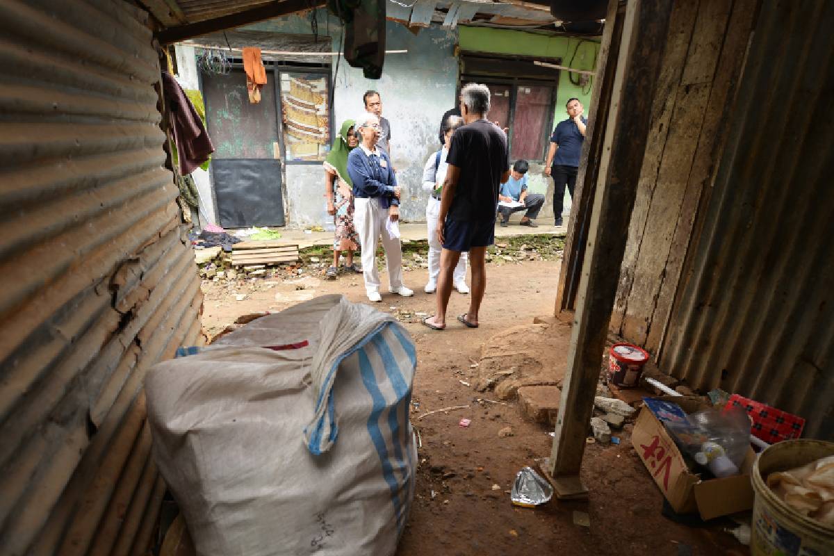 Renovasi Rumah Tidak Layak Huni di Bekasi: Tzu Chi dan Summarecon Lanjutkan Survei 34 Rumah
