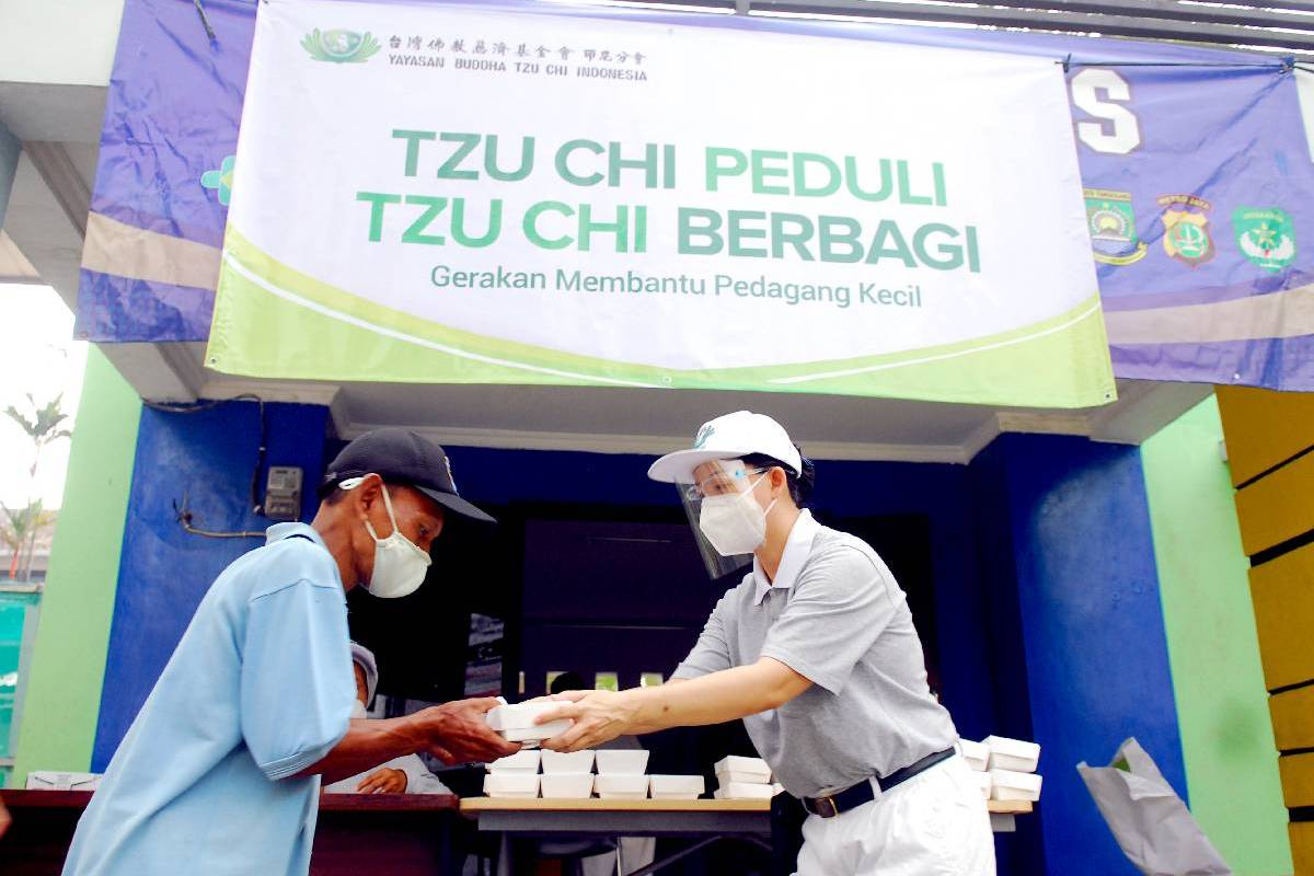 Meluasnya Gerakan Tzu Chi Peduli, Tzu Chi Berbagi