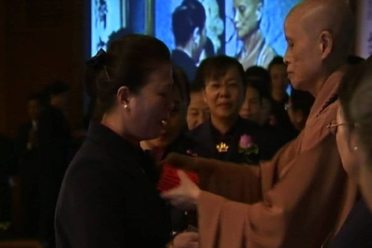Ceramah Master Cheng Yen: Meneladani Kebijaksanaan Buddha