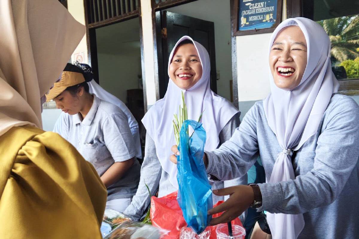 Pengenalan Tanaman Sehat dan Jajanan Ramah Lingkungan