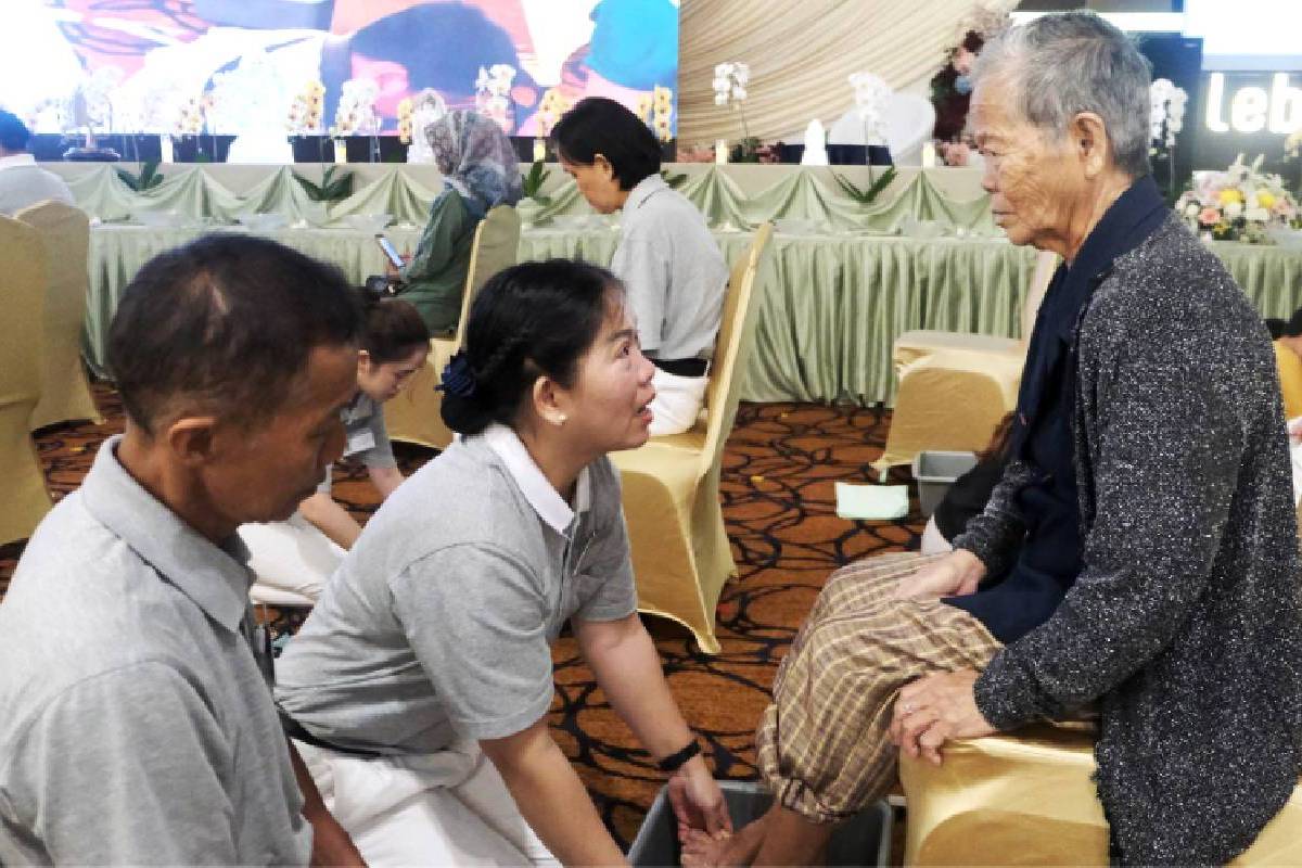 Menggenggam Waktu untuk Berbakti kepada Orang Tua