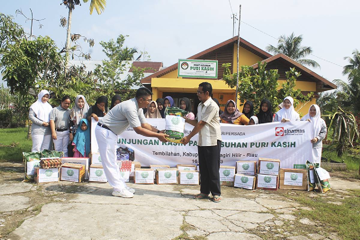 Berbagi Kasih Jelang Lebaran