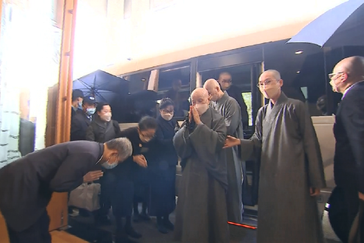 Ceramah Master Cheng Yen: Giat Mempraktikkan Ajaran Buddha dan Mewarisi Tekad Guru   