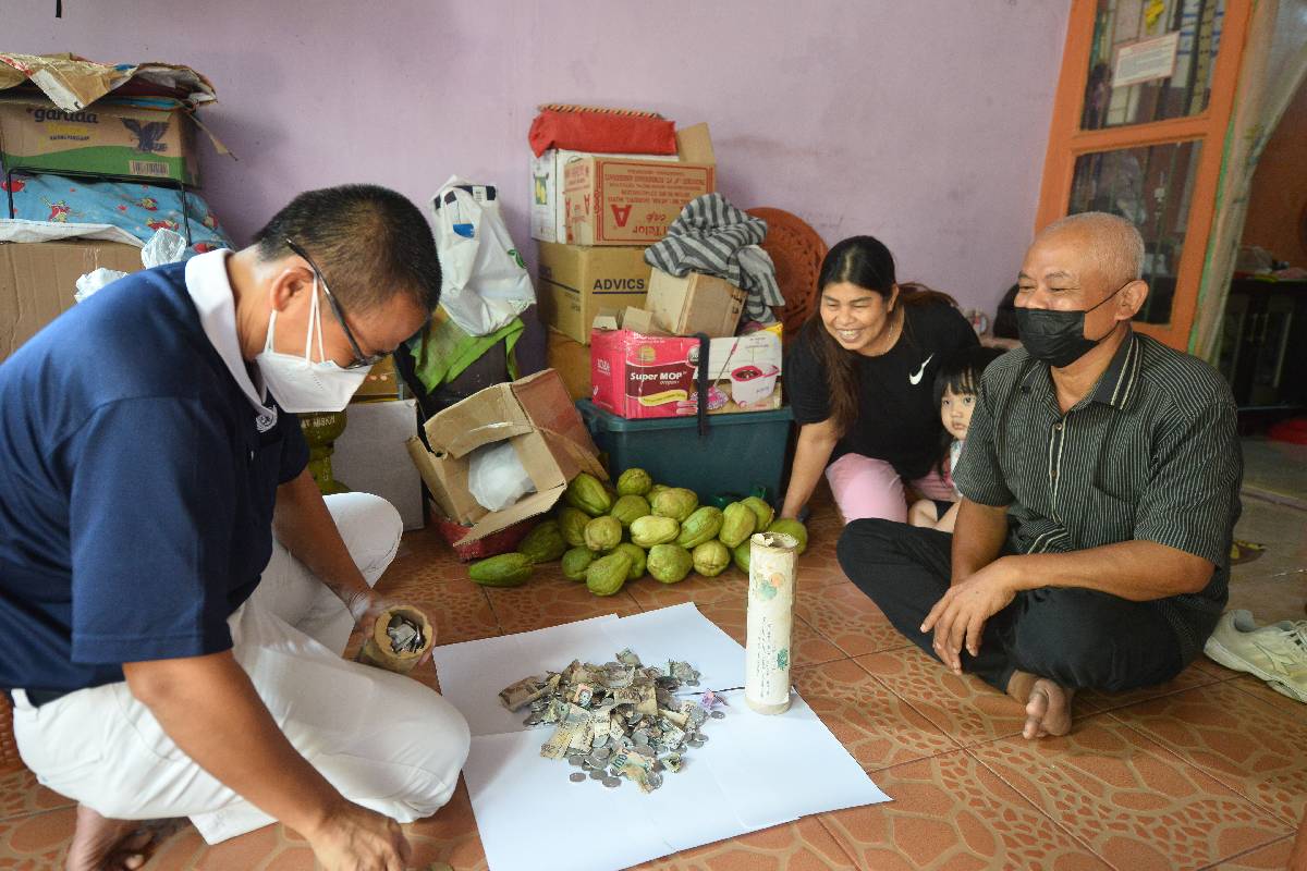 Jalinan Kasih Sebuah Celengan Bambu