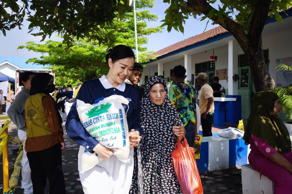 Bantuan Paket Sembako Untuk Warga Desa Bandar Setia, Deli Serdang