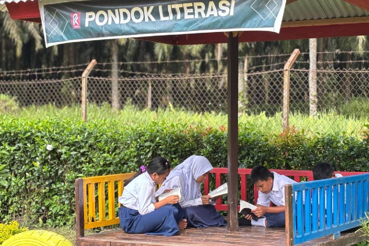 Dukungan untuk Inovasi Daur Ulang dan Literasi di SMP ETF 02 Kongbeng