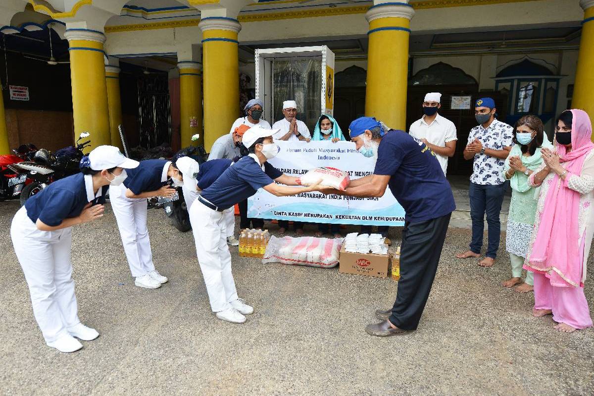 Tzu Chi Salurkan Bantuan Kepada Masyarakat Sikh di Jakarta