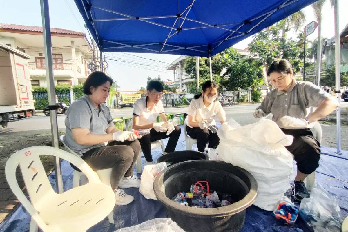 Langkah Kecil Relawan Tzu Chi Demi Bumi yang Lebih Baik
