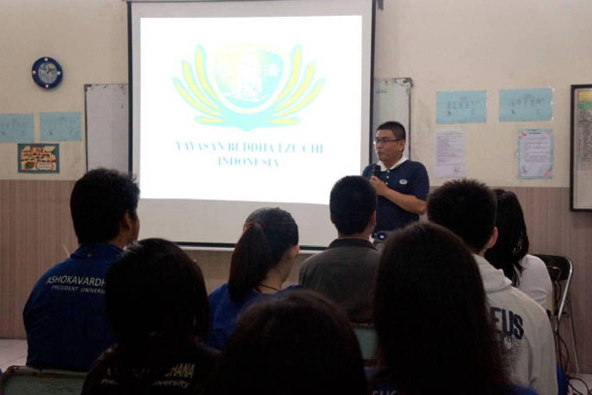 Berpegang Tangan Bersama Tzu Chi