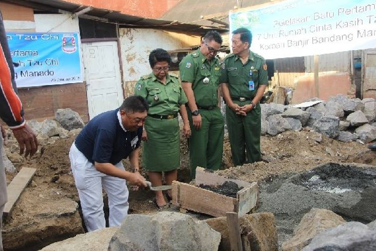 Peletakan Batu Pertama Rumah Cinta Kasih Tzu Chi di Manado