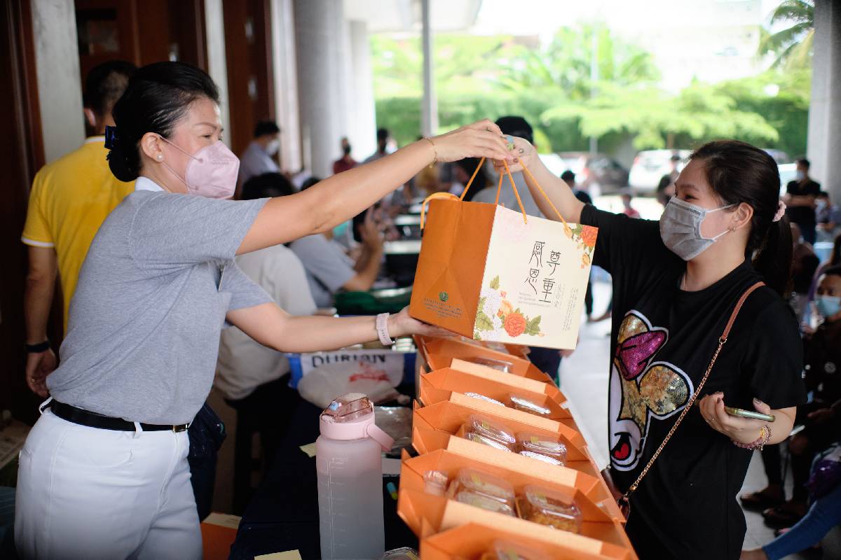 Kerinduan Akan Bazar Kue Bulan yang Terobati