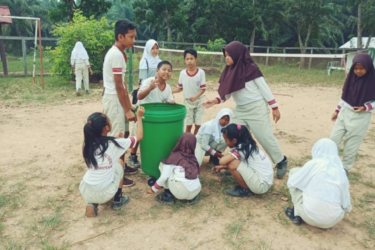 Kegiatan Pelestarian Lingkungan di SD Desa Sandul