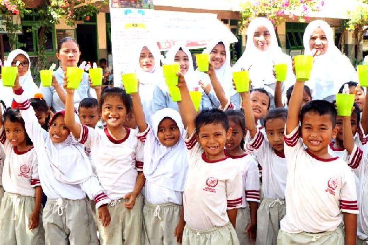 Gigi Sehat di Balik Senyuman Siswa-siswi SD Eka Tjipta SLNE 