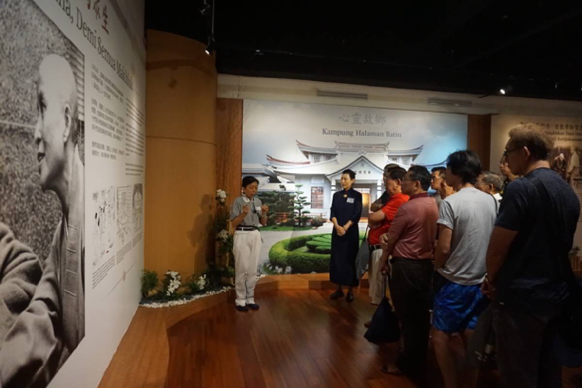 Kunjungan Alumni Taiwan ke Tzu Chi Center, Bagai Pulang ke Rumah Sendiri