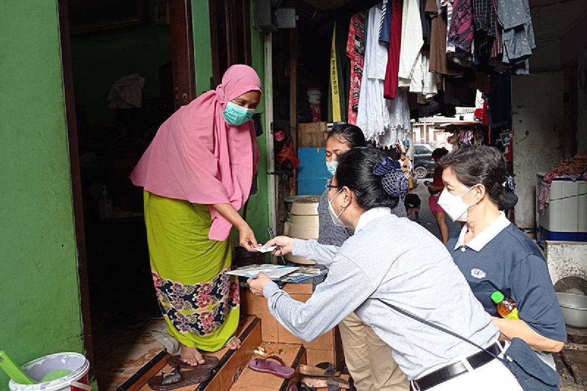 Membantu Warga Terdampak Kebakaran di Tanah Sereal