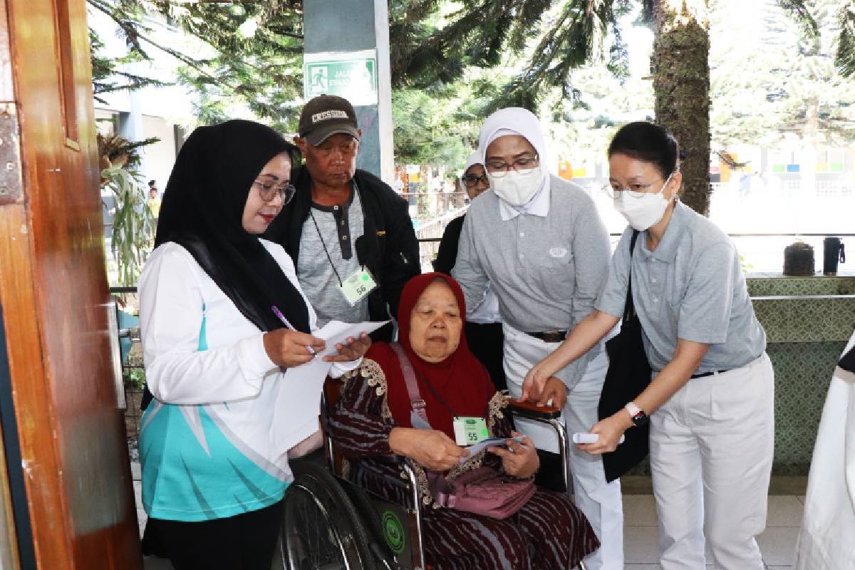 Tzu Chi Layani 880 Pasien Umum dan Gigi di Pangalengan