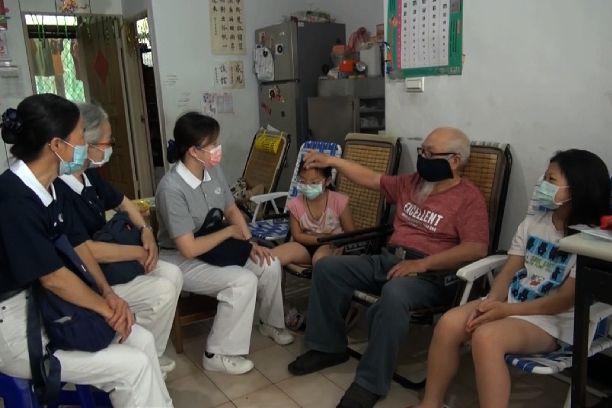 Ceramah Master Cheng Yen: Mengembangkan Kebijaksanaan dengan Memilih Jalan yang Benar
