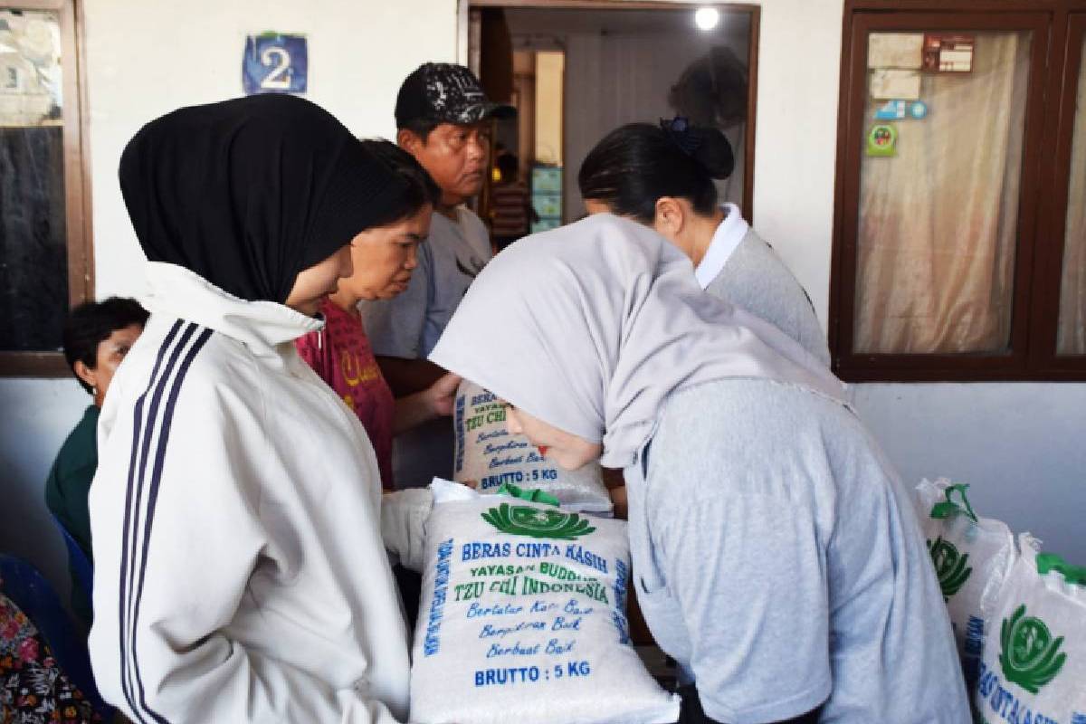 Bantuan Beras Bagi Warga Panteriek