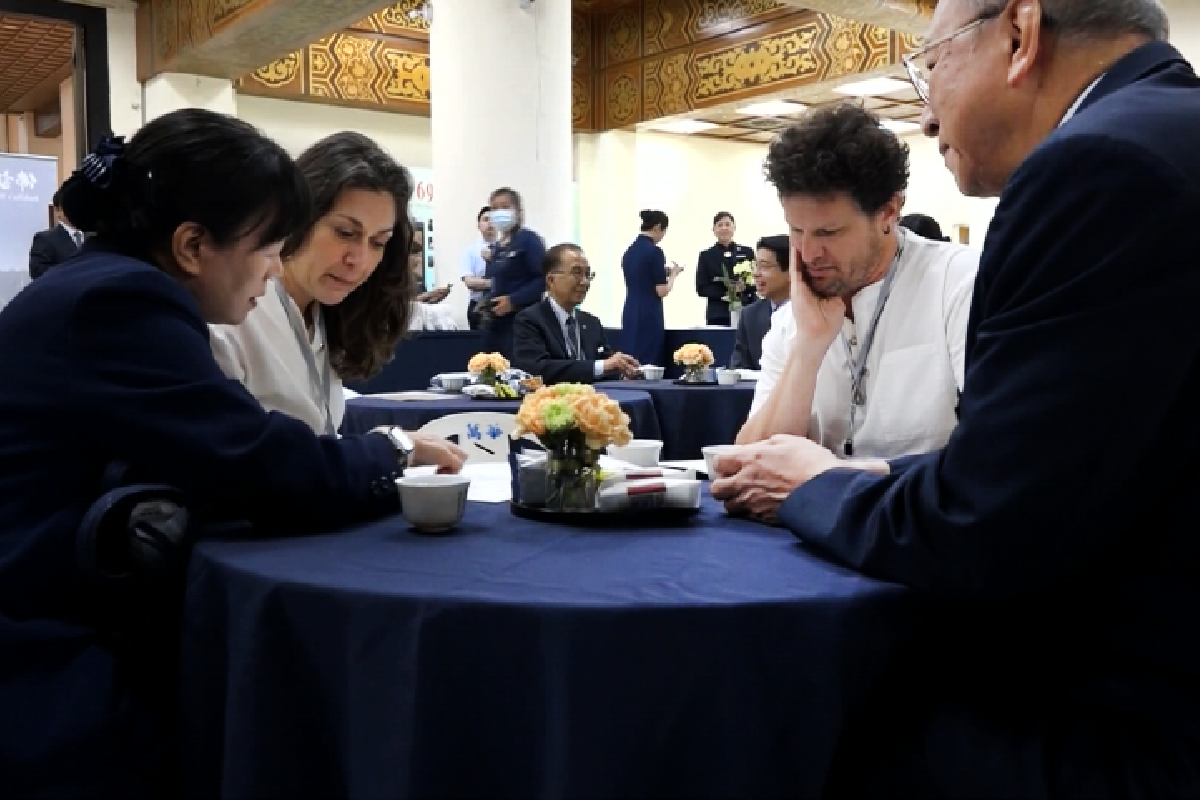 Ceramah Master Cheng Yen: Menunjukkan Keindahan dengan Pikiran yang Tulus dan Perbuatan Benar