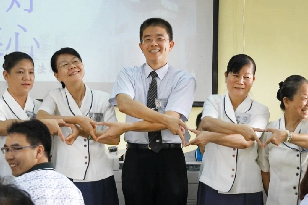 Ceramah Master Cheng Yen: Menyelami dan Mewariskan Sutra Bunga Teratai