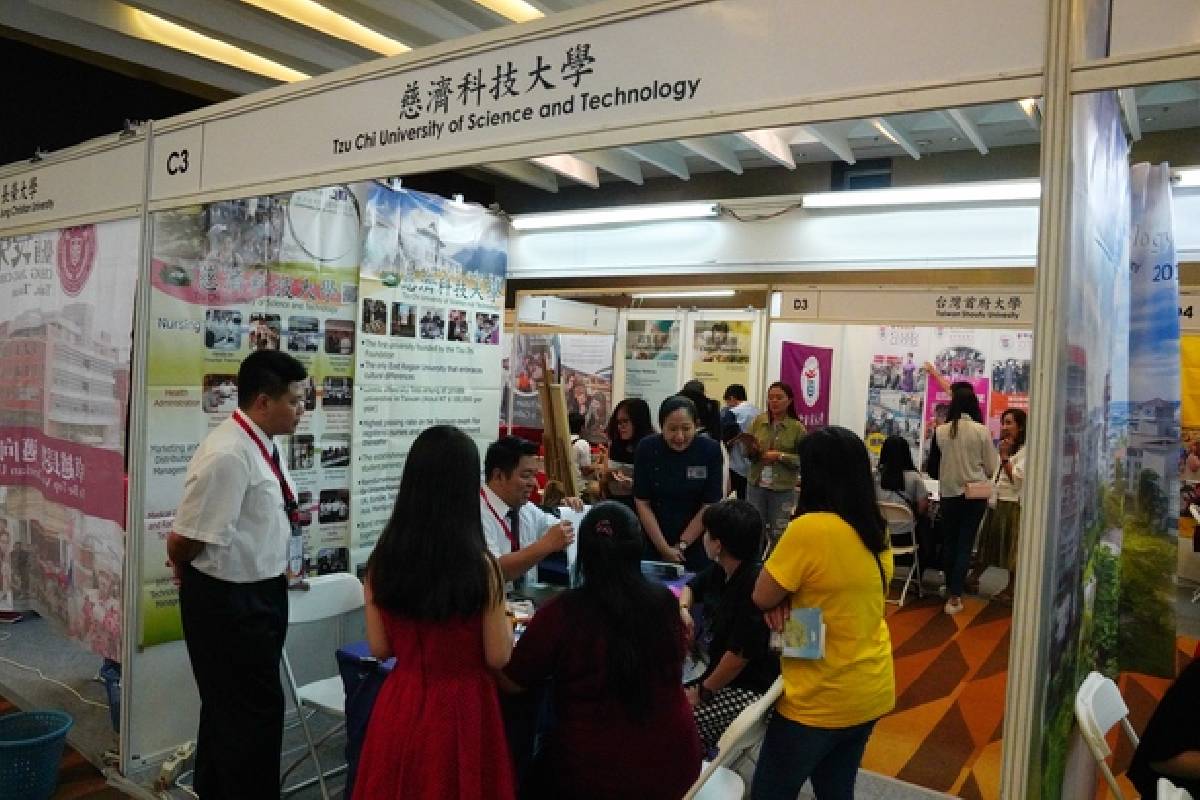 Seminar Pendidikan Tzu Chi University Taiwan di Medan