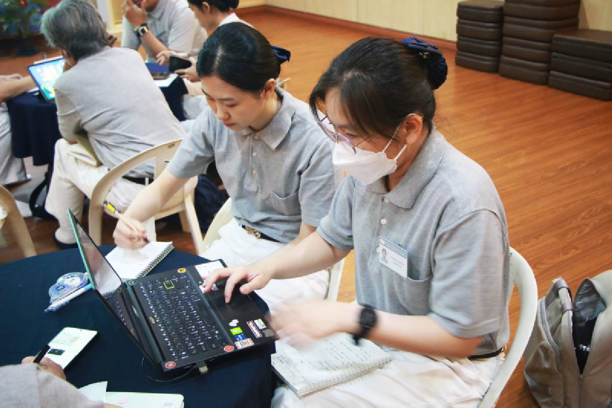 Menulis untuk Menginspirasi, Semangat Relawan He Qi Tangerang untuk Upgrade Skill 