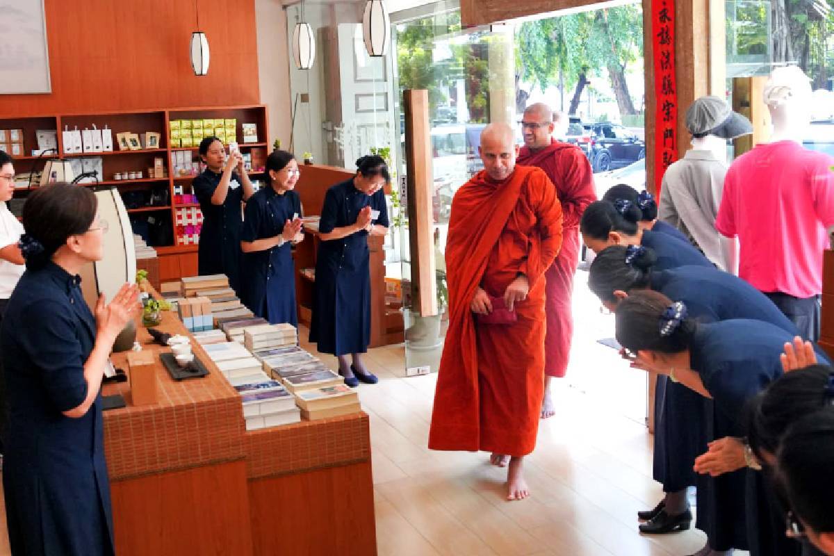  Bhante Sri Lanka Kunjungi Tzu Chi Medan, Menguatkan Semangat Cinta Kasih Universal
