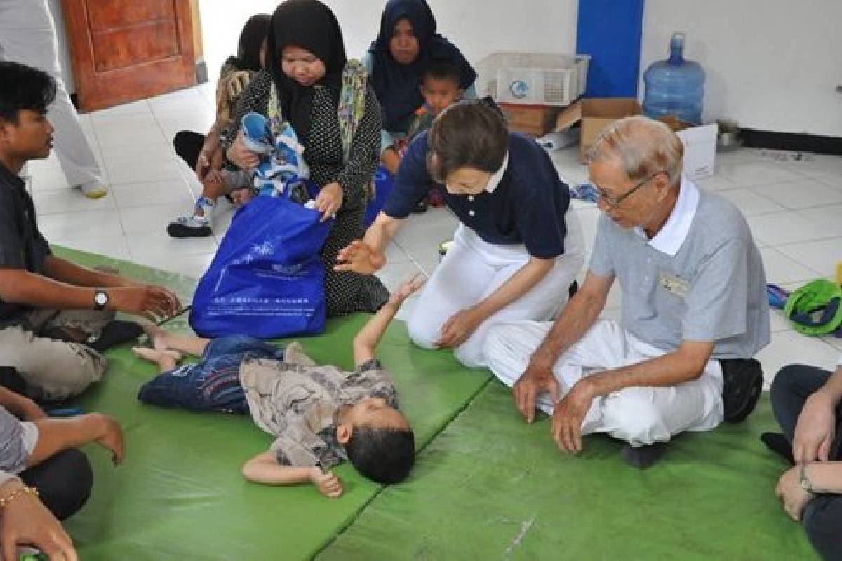 Memberikan Kehangatan bagi Anak-Anak Penyandang Disabilitas