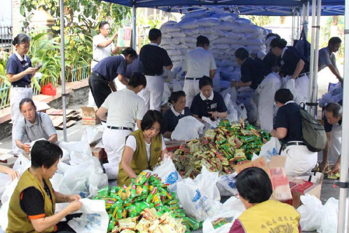 Paket Beras di Krendang