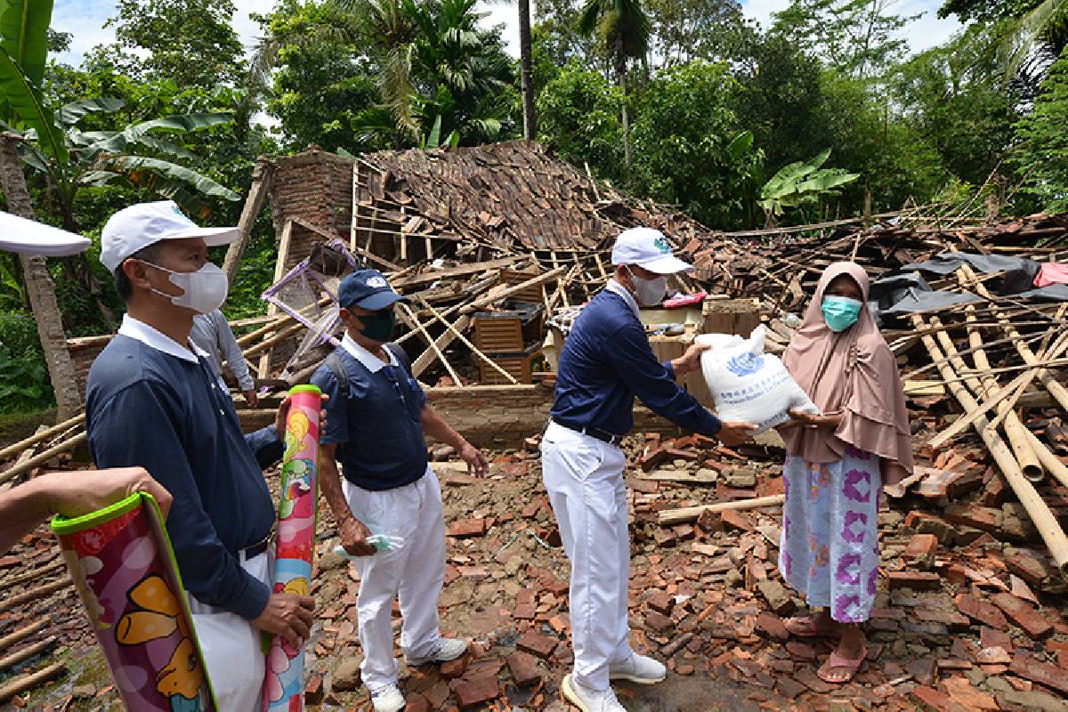 Relawan Tzu Chi Gerak Cepat Bantu Warga Terdampak Gempa Pandeglang