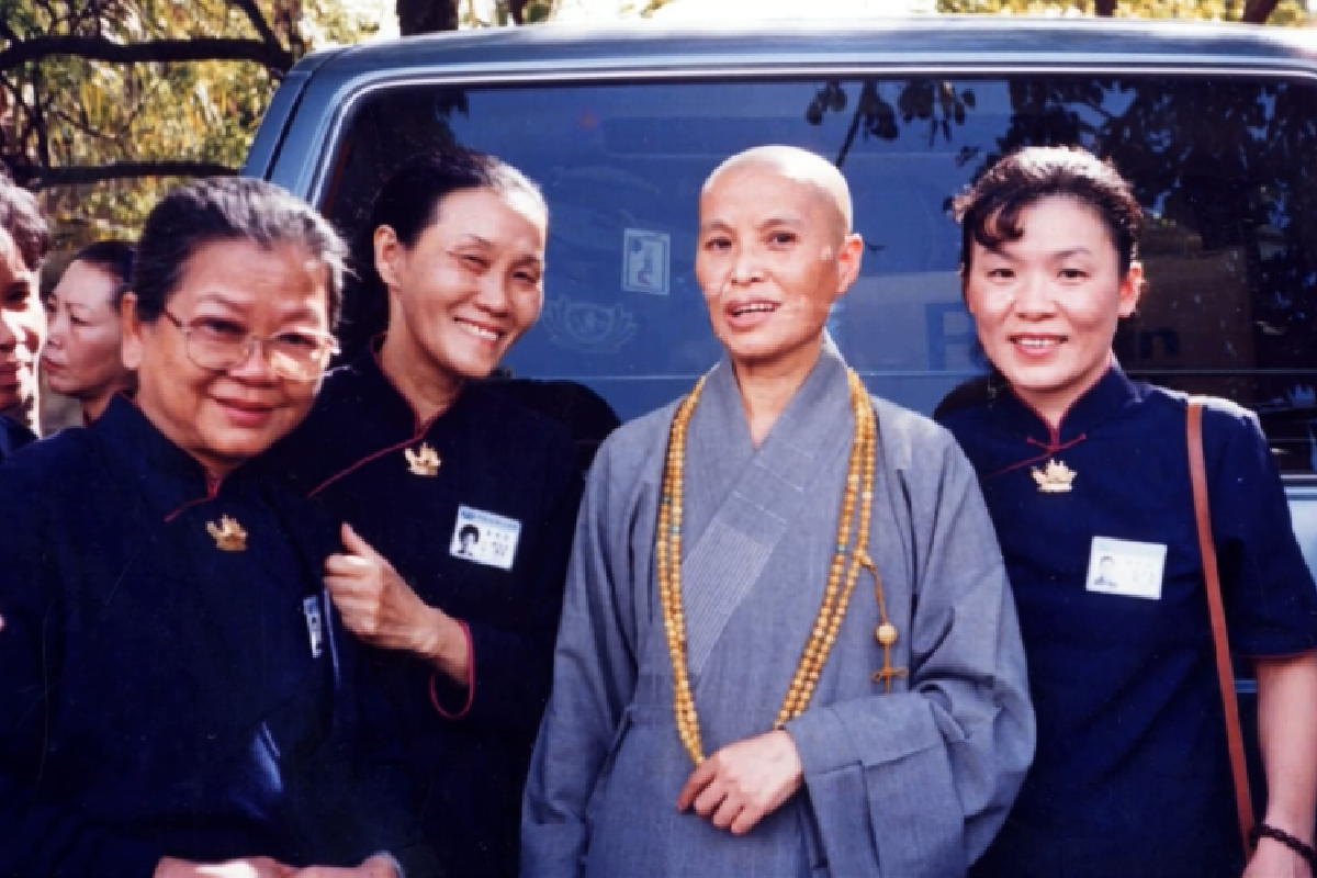 Ceramah Master Cheng Yen: Menyebarkan Dharma dan Menciptakan Berkah dengan Cinta Kasih dan Welas Asih  