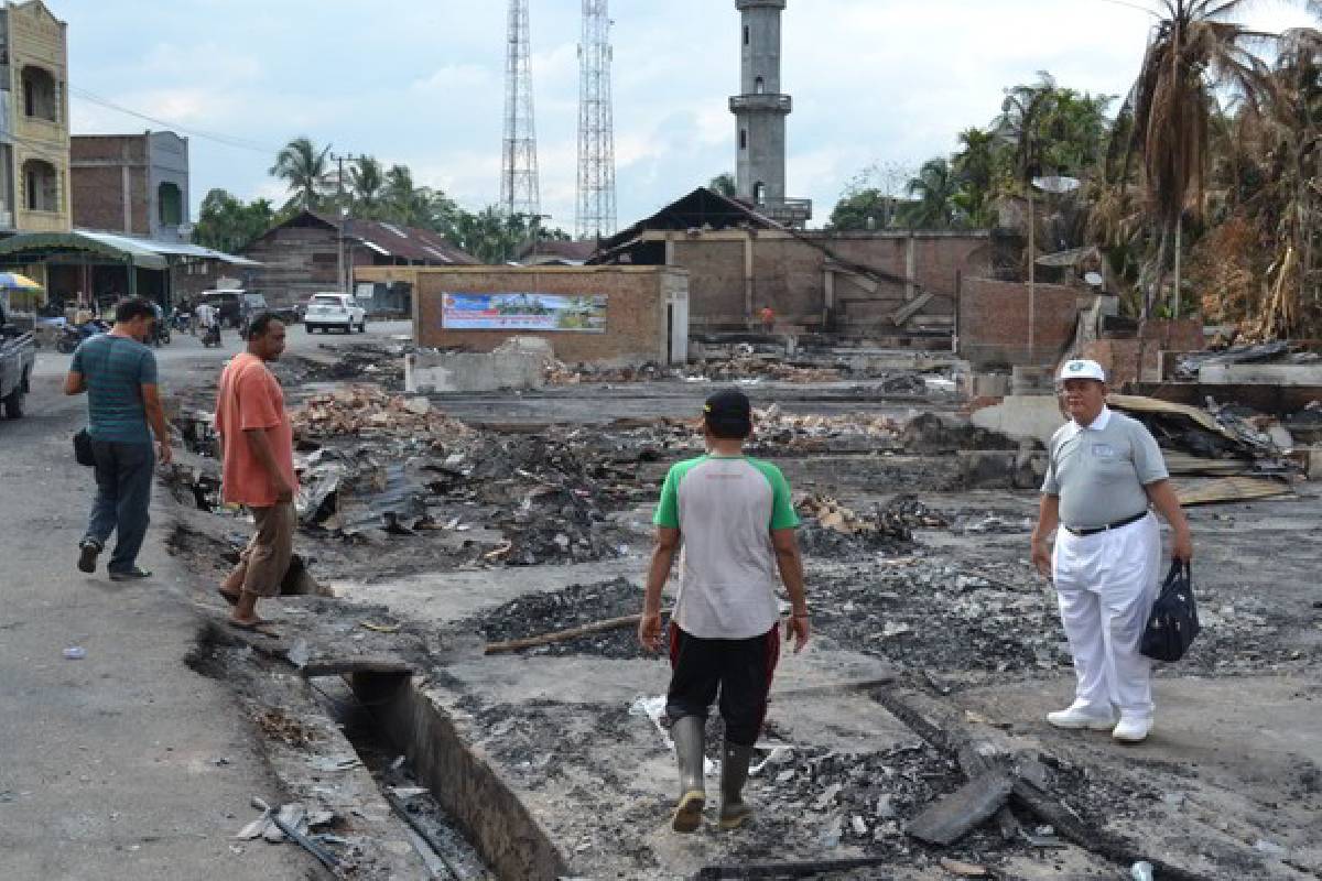 Uluran Tangan bagi Korban Kebakaran di Simpang Keuramat, Aceh Utara