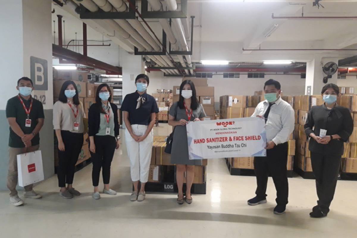 PT. Wook Global Technology Donasikan Face Shield dan Hand Sanitizer ke Tzu Chi Indonesia 