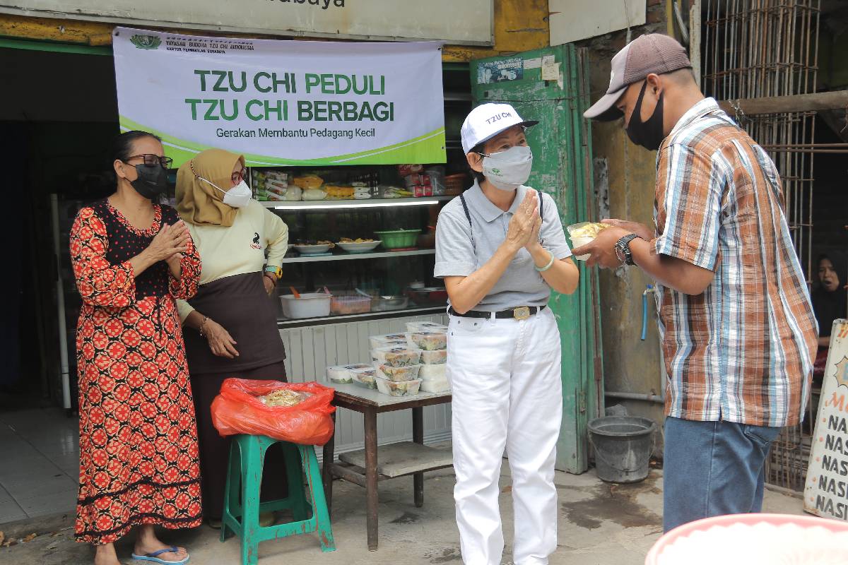 Menjalin Cinta Kasih dengan Peduli dan Berbagi