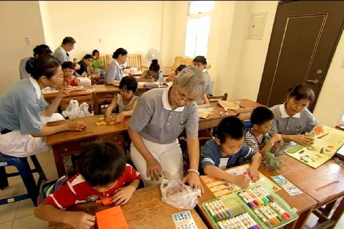 Ceramah Master Cheng Yen: Mewariskan Semangat Bodhisatwa dari Generasi ke Generasi