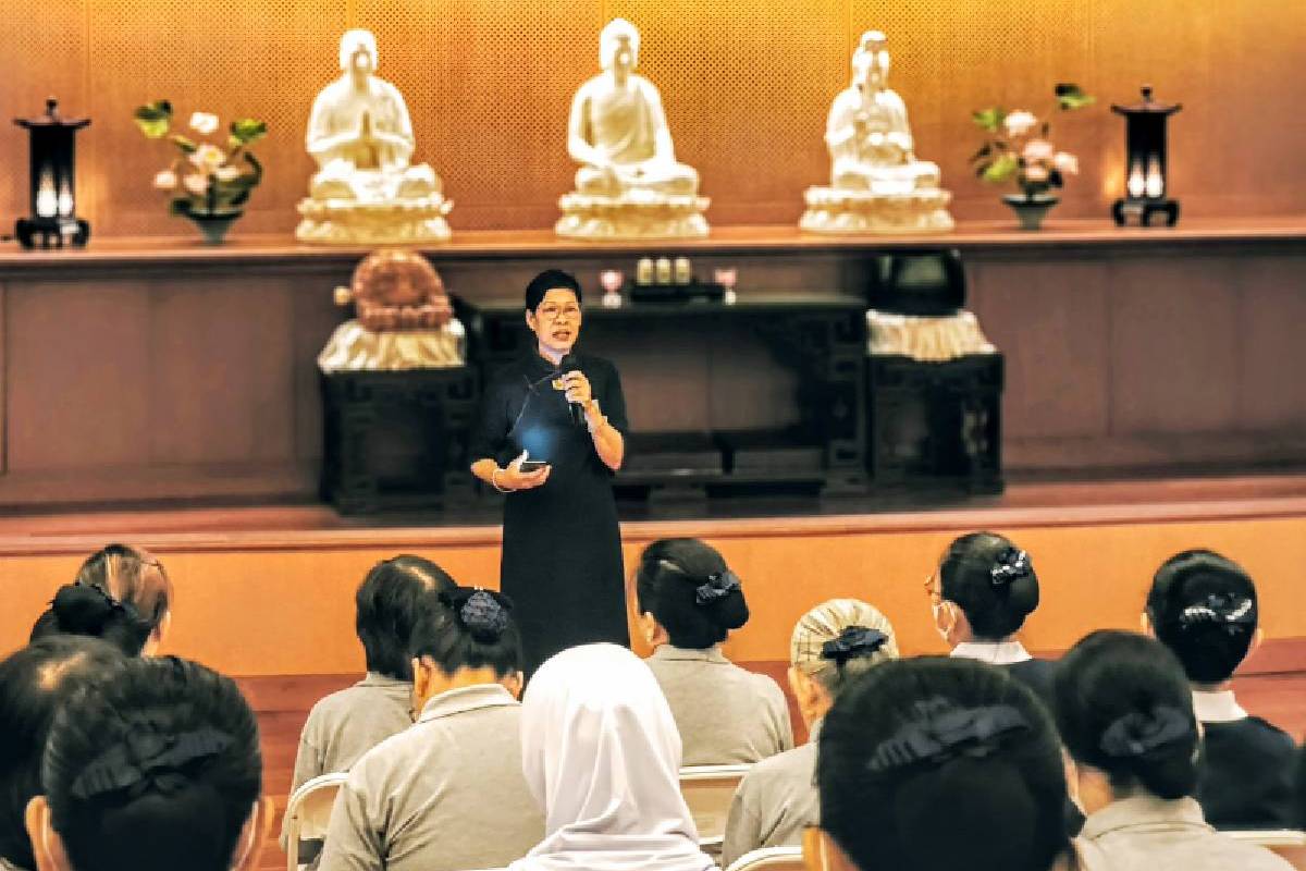 Satu Hari di Fu Hui Ting, Menyulam Kesadaran Para Relawan