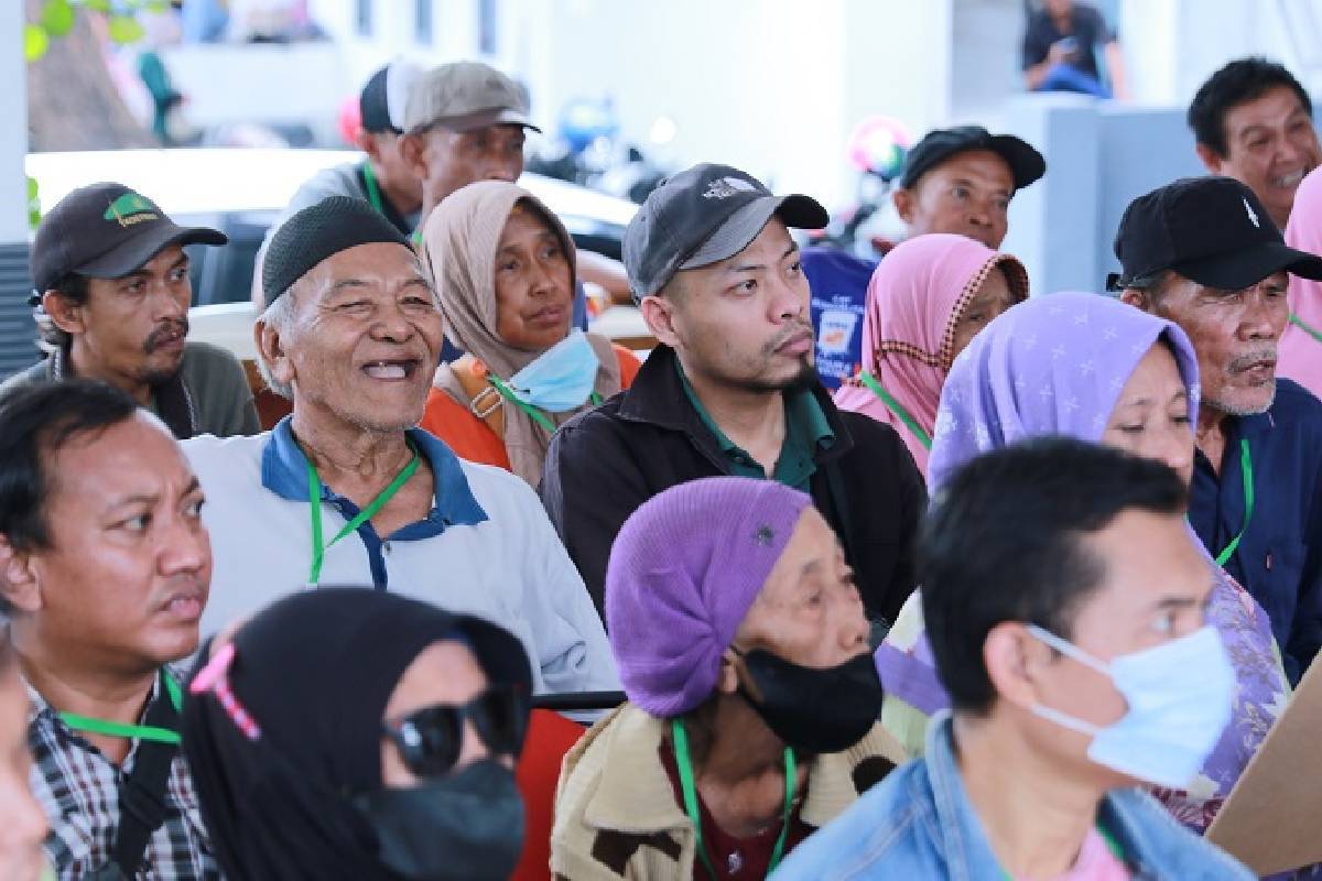 Renovasi Rumah Tidak Layak Huni di Surabaya: Warga Tanah Kali Kedinding Tandatangani SKB