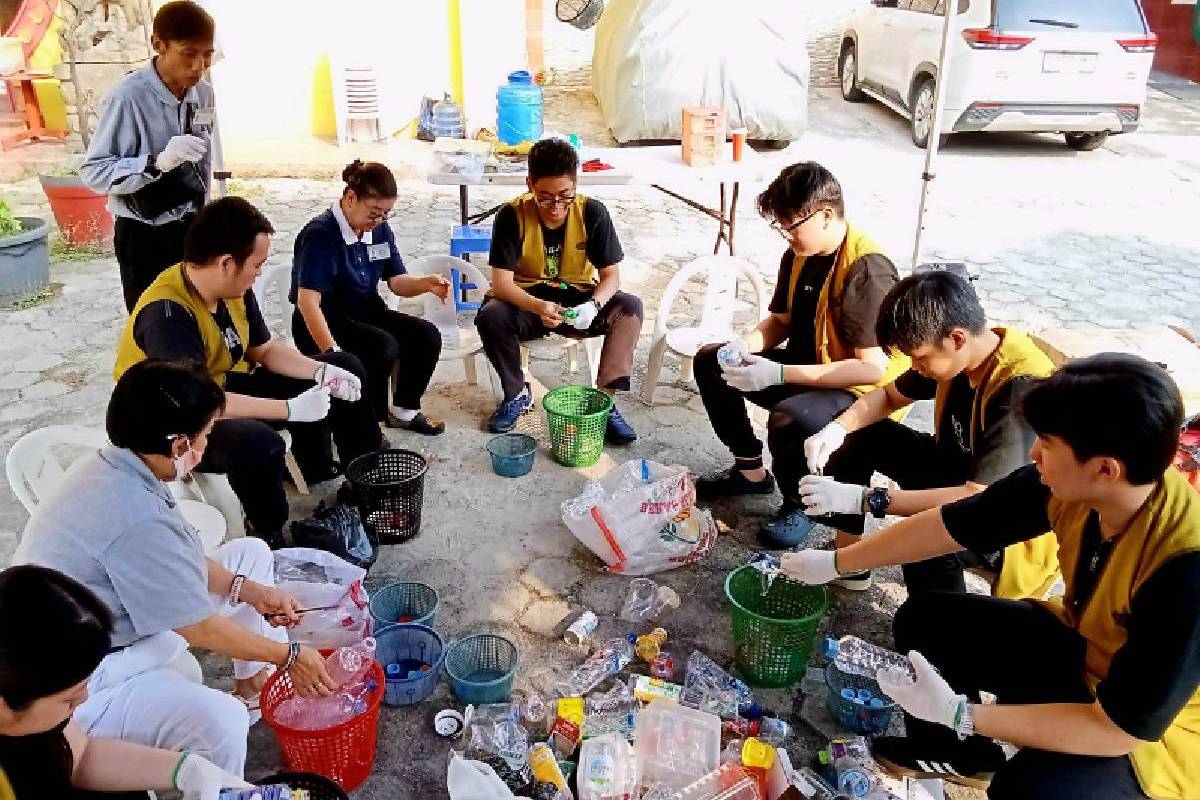 Relawan Tzu Chi dan Mahasiswa BINUS Bersinergi Menjaga Bumi Melalui Pelestarian Lingkungan