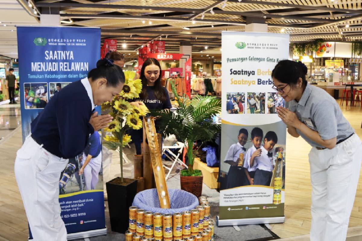 Penuangan Koin Cinta Kasih di Living Plaza Jababeka: Celengan Bambu Dituang, Harapan Baru Ditumbuhkan