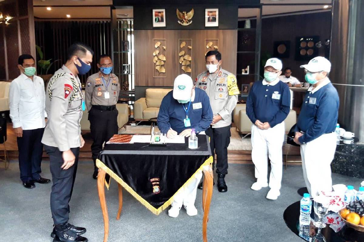 Tzu Chi Indonesia Salurkan Bantuan Melalui Polda Metro Jaya untuk Penanganan Covid 19