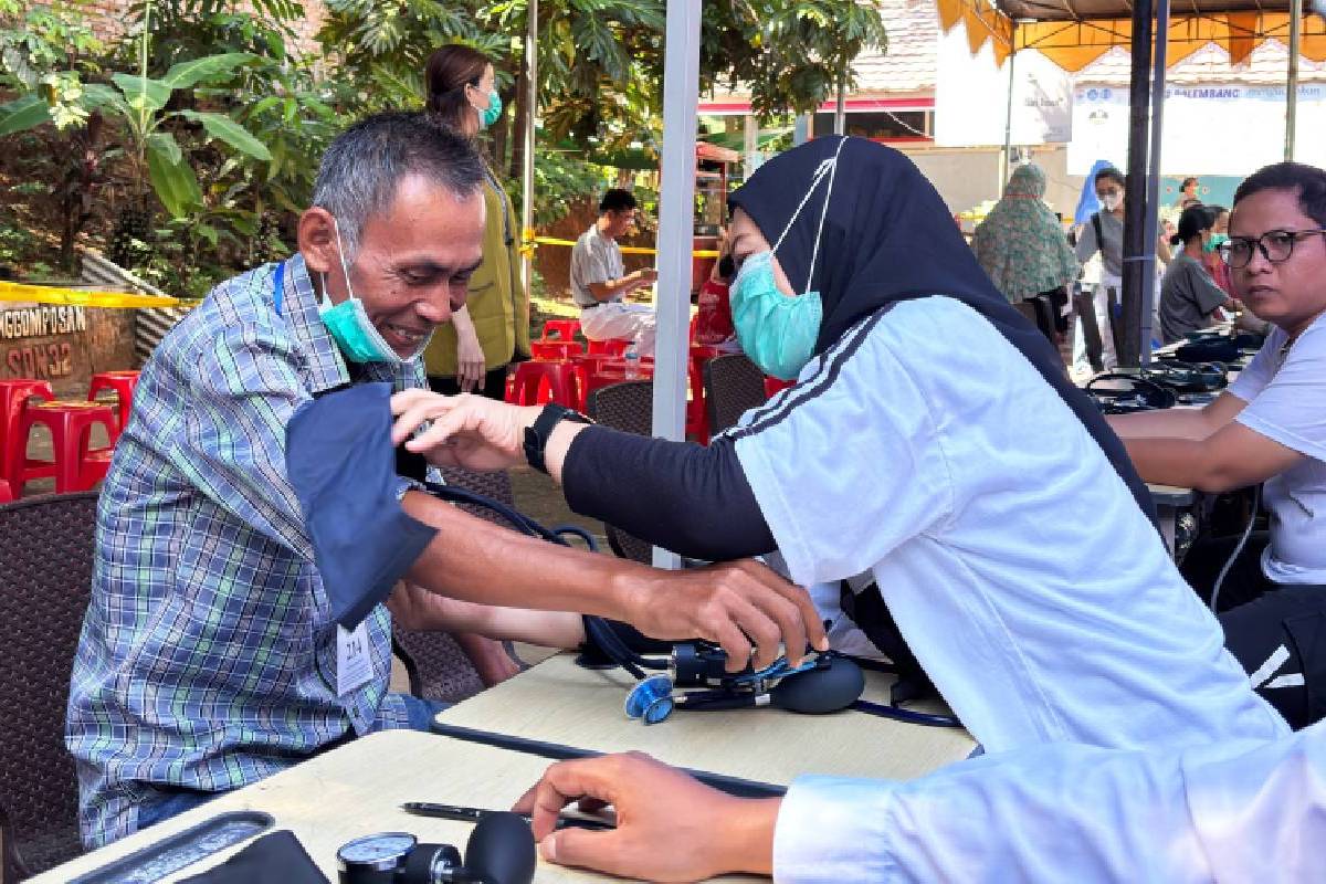 Layanan Kesehatan Gratis Hadirkan Harapan Baru Bagi 649 Warga di 30 Ilir Palembang