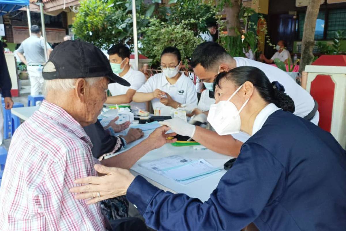 Baksos Degeneratif untuk Warga Lansia di Kapuk 