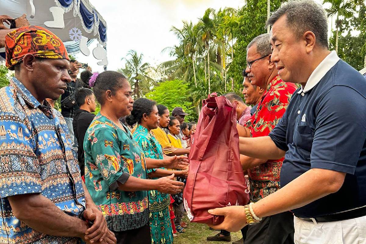 Merangkul Teman, Menebar Cinta Kasih