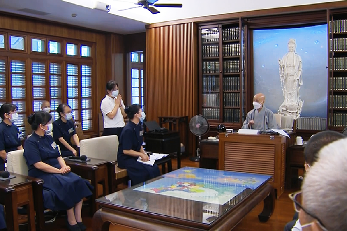 Ceramah Master Cheng Yen: Menyebarkan Dharma dan Membentangkan Jalan dengan Welas Asih dan Kebijaksanaan