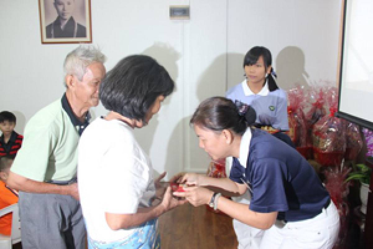 Berbagi Kasih di Tzu Chi