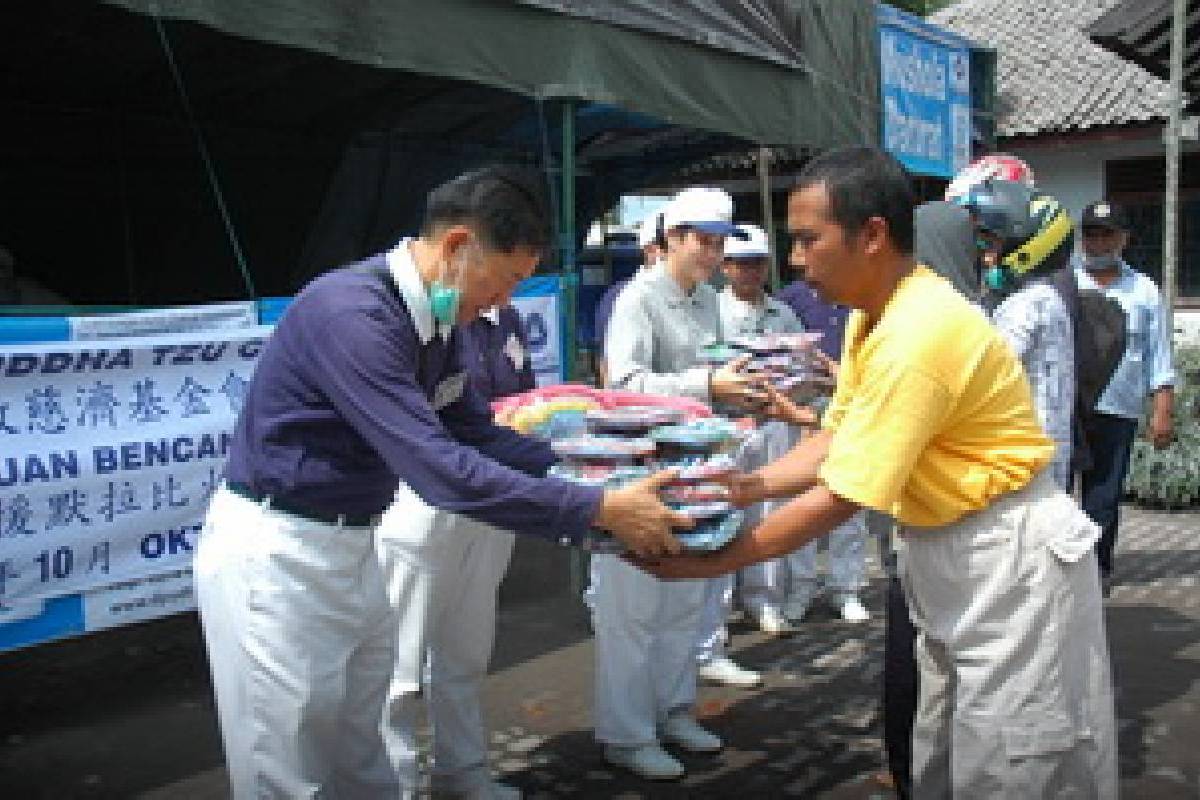 Letusan Merapi: Di antara Gemuruh Merapi