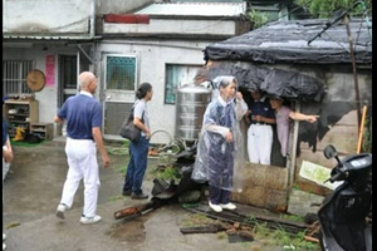 Suara Kasih: Membantu yang Membutuhkan