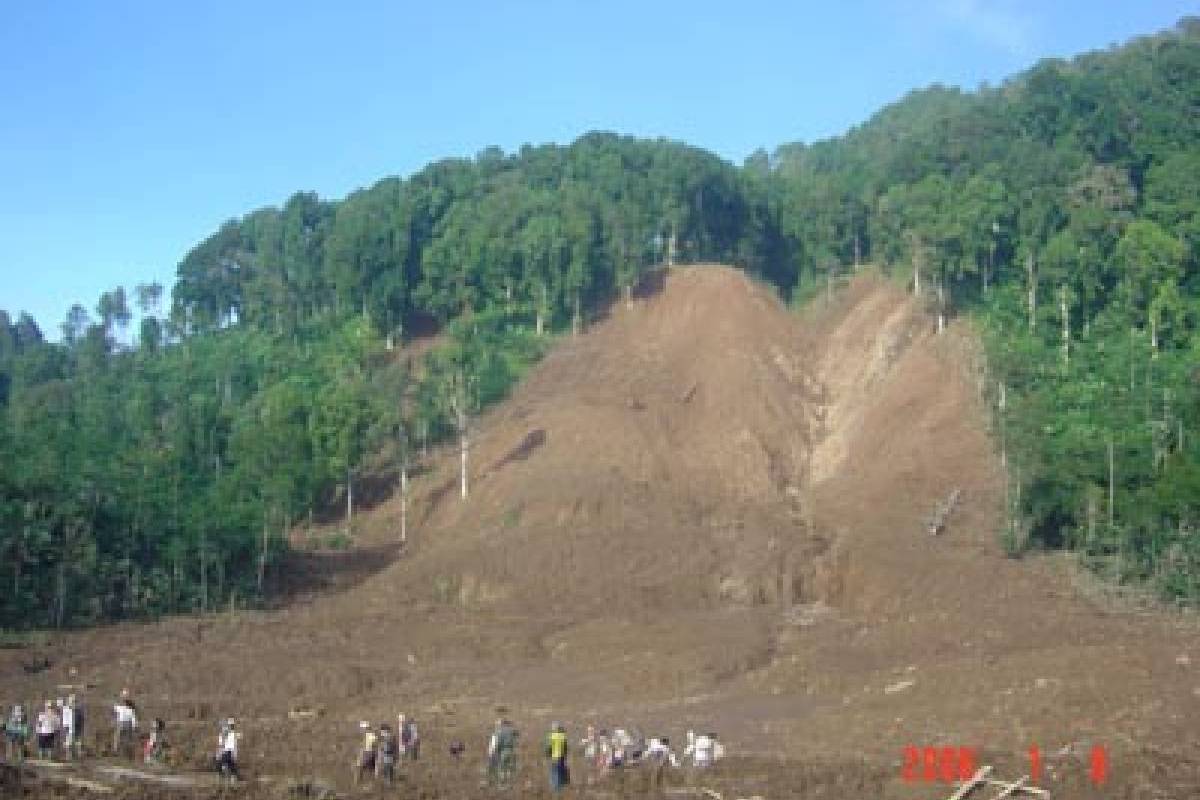 Tzu Chi Bergerak ke Sijeruk, Lokasi Longsor 