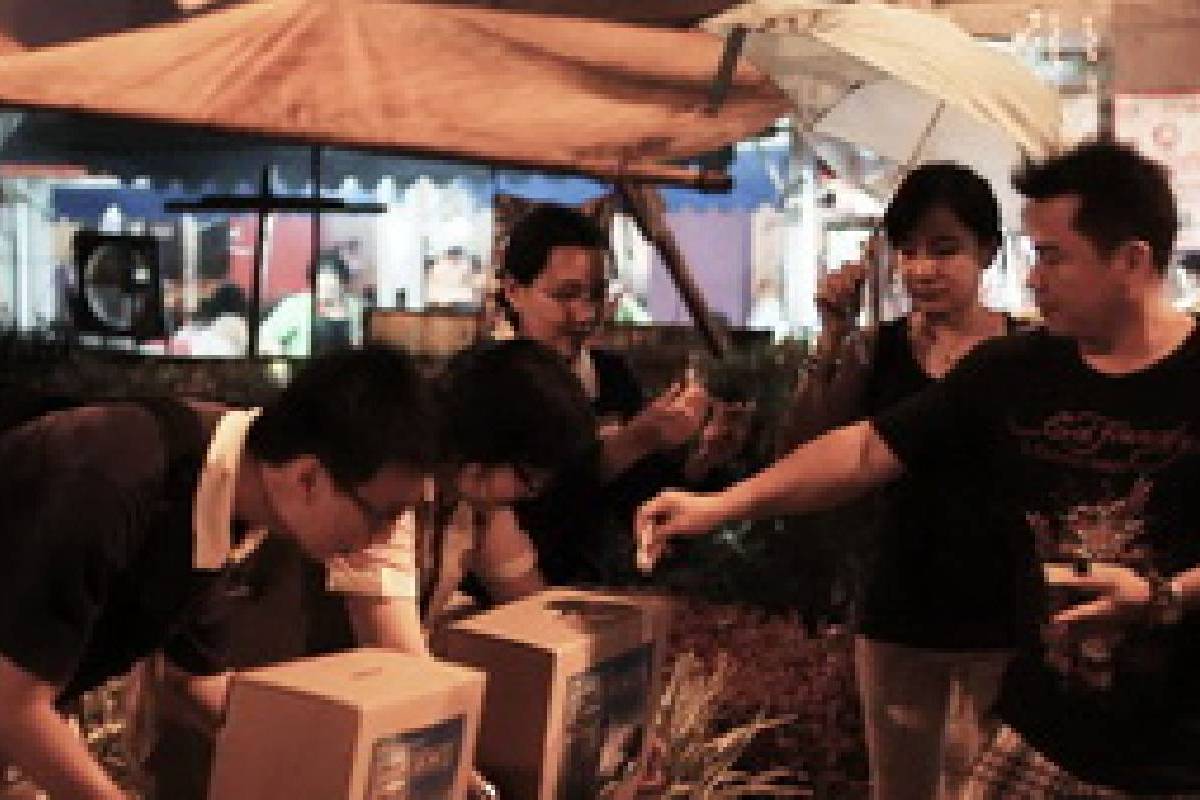 Peduli Merapi : Galang Hati di Fresh Market PIK